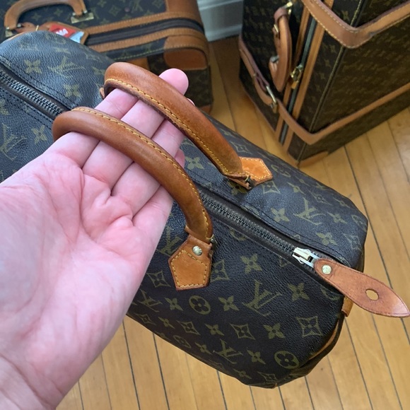 Louis Vuitton Vintage Speedy 35 Handbag. - Picture 10 of 17